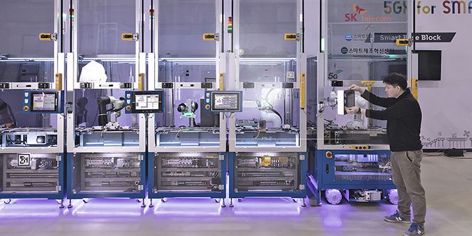 Modular Cubes with Modular Connection System for Smart Factory	