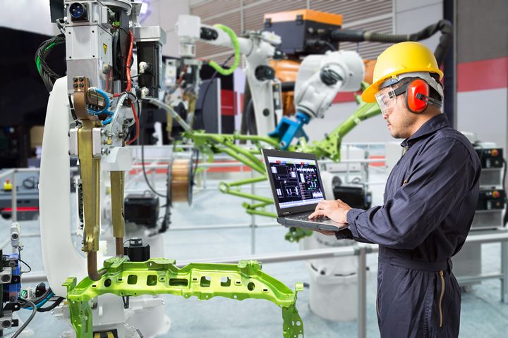 Human-Centred Digitisation: Bridging the Gap Between Technology and People in Manufacturing