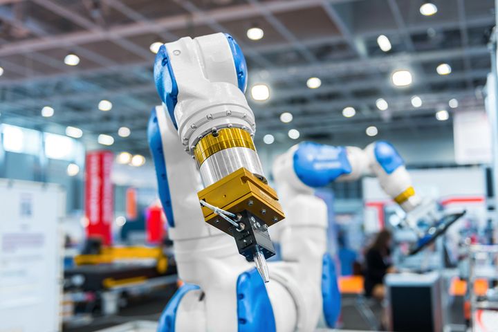 How AI, Robotics, and Digital Twins are Transforming Modern Production Environments