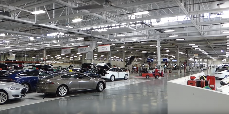 https://electrek.files.wordpress.com/2016/04/tesla-fremont-factory-16.png